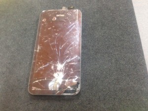 iphone4s ガラス割れ
